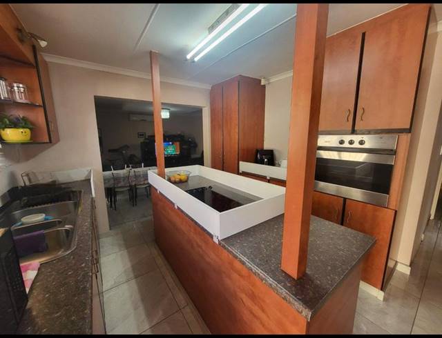 4 BEDROOM HOUSE FOR SALE IN PARKGATE